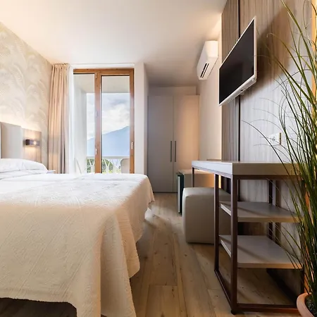 Hotel Riviera Panoramic Green Resort Limone sul Garda Exterior photo