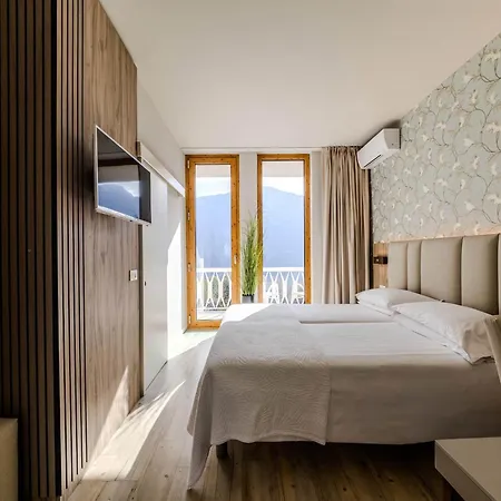 Hotel Riviera Panoramic Green Resort Limone sul Garda Exterior photo
