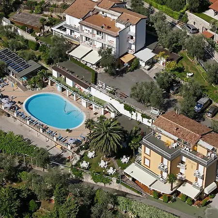 Hotel Riviera Panoramic Green Resort Limone sul Garda Room photo