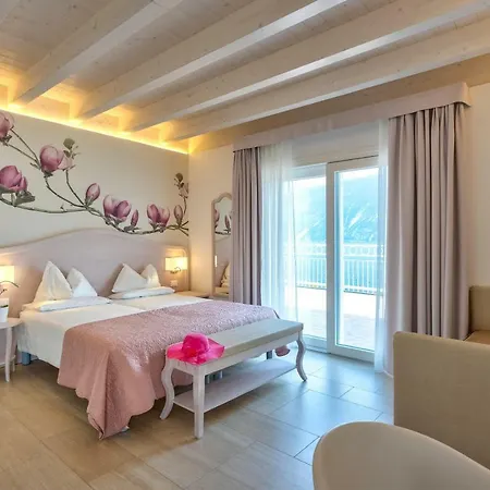 Hotel Riviera Panoramic Green Resort Limone sul Garda Exterior photo