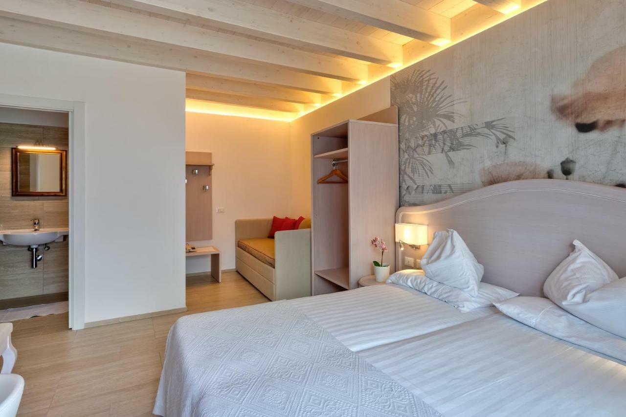 Riviera Hotel 3*