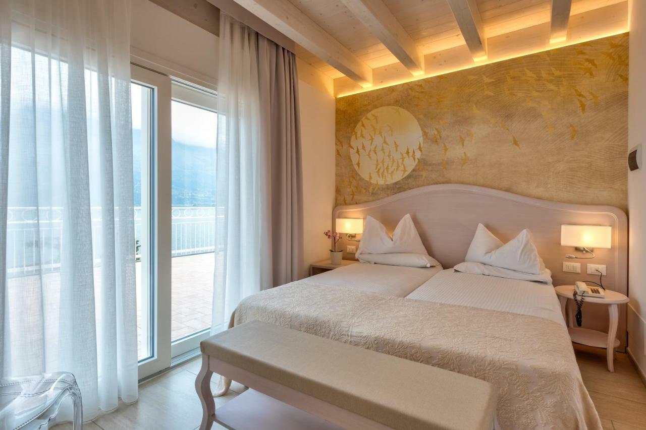 Riviera Hotel